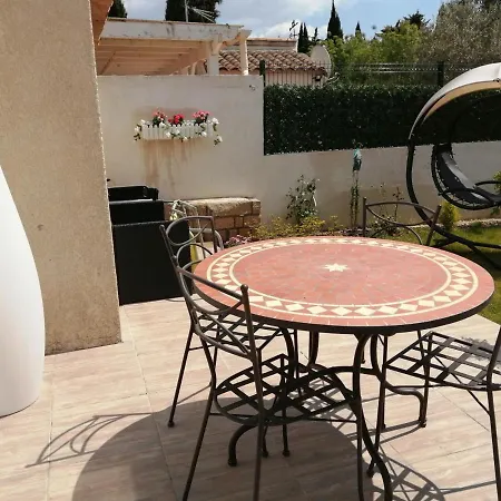 La Perle Des Alpilles Résidence Les Myrtilles Hébergement de vacances Eyguières