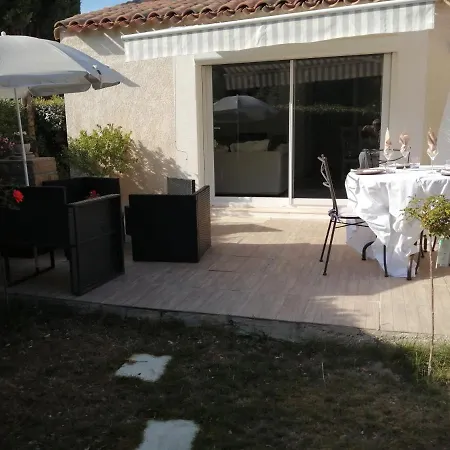 La Perle Des Alpilles Résidence Les Myrtilles * Eyguières